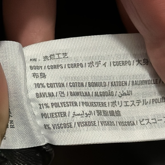 A&F Ankle Jean High Rise Sz 26/2R-Black-Holes @ Knees-Raw Edge Hem-70% Cotton - Picture 13 of 13